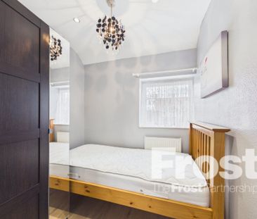 Warren Close, Slough, Berkshire,SL3 - Photo 2