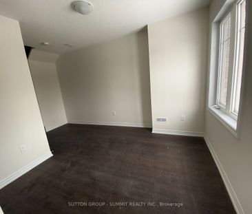 Townhouse For Lease | W8130100 - Photo 1