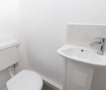 3 Bedroom House - End Terrace - Photo 6