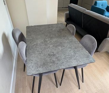 3 bedroom flat to rent - Photo 2