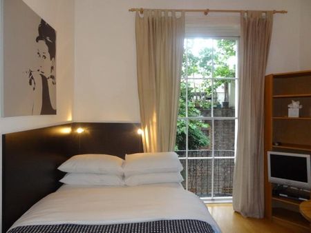 A newly refurbished first floor studio apartment in Bloomsbury, London WC1H - Photo 4