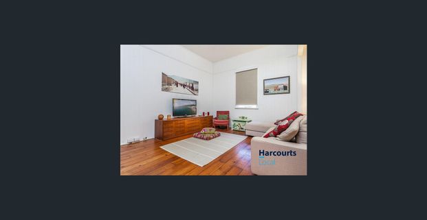 Queenslander With Leafy Surrounds - Photo 1