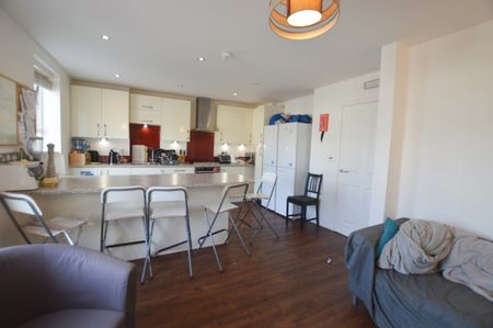 Alumhurst Road, Bournemouth, Dorset, BH4 8EW - Photo 5