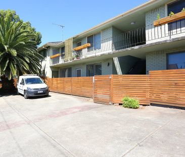 5/38 Woolton Avenue, Thornbury VIC 3071 - Photo 6