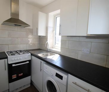 Rutland Avenue, High Wycombe - Photo 3