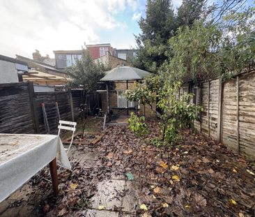 3 bedroom ground floor flat to rent - Photo 3