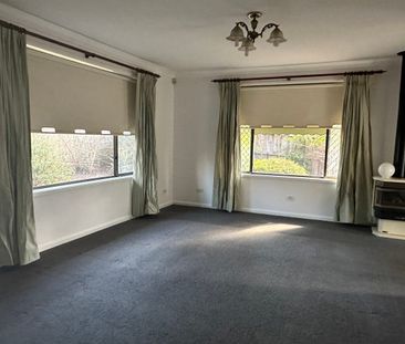 Beautifully located on a sunny corner block - Photo 4