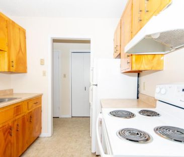 270 Parkside Drive - Photo 3
