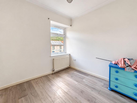 3 bedroom apartment to rent - Photo 3