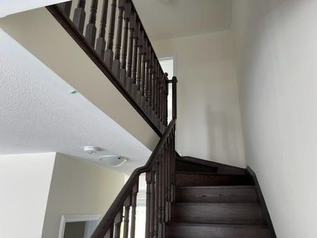 For Lease - 39 Lake Trail Way, Whitby, Ontario - Photo 2