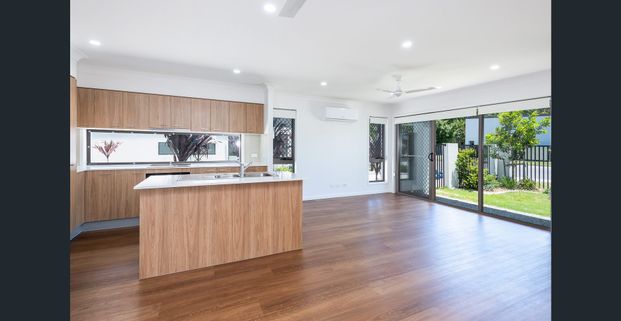 Near-New 4-Bedroom Townhouse for Rent - Calamvale - Photo 1