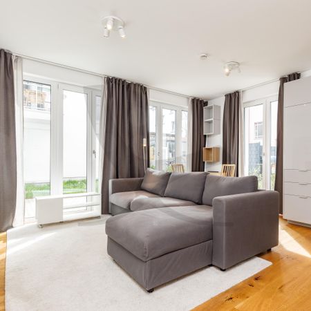 Modern Single Living - Photo 2