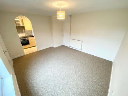 Newly Refurbished 1 Bed Maisonette To Let in Guildford - Photo 2