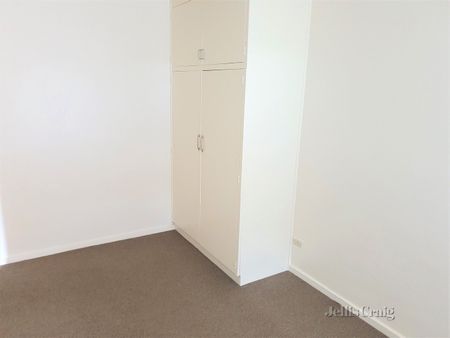 2/41 Rossmoyne Street, Thornbury - Photo 2