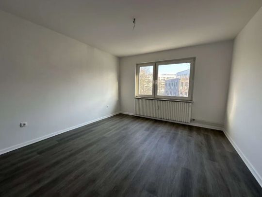 Gepflegte Wohnung mit drei Zimmern in Duisburg - Photo 1