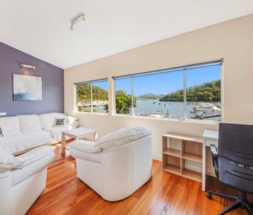 Fully Furnished Waterfront Living – Just Move In! - Photo 1