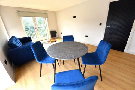 2 bedroom flat to rent - Photo 2