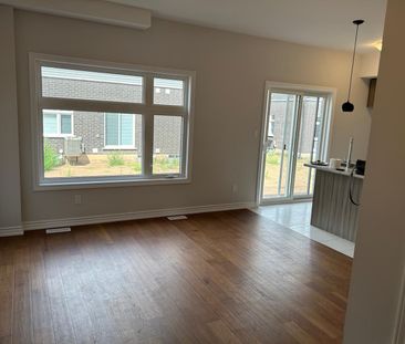 For Lease - 5672 Dorchester Road Unit# 35, Niagara Falls, Ontario - Photo 1