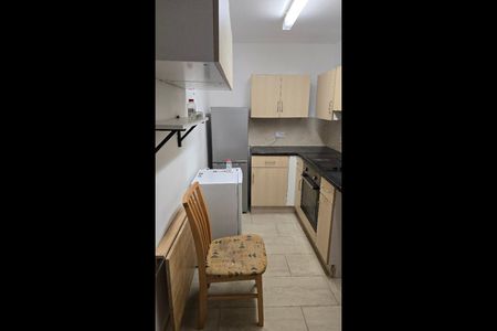 1 Bed Flat, Stratford, E15 - Photo 5
