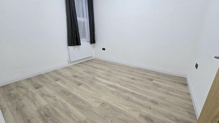 4 bedroom terraced house to rent - Photo 5