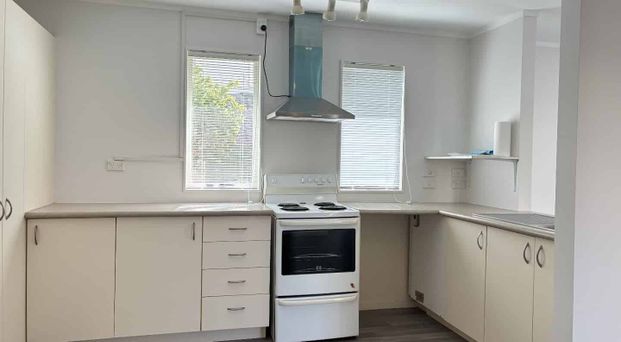 Low maintenance townhouse - Photo 1