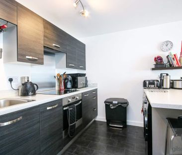 Gavin Bank, Geoffrey Watling Way, Norwich - Photo 2