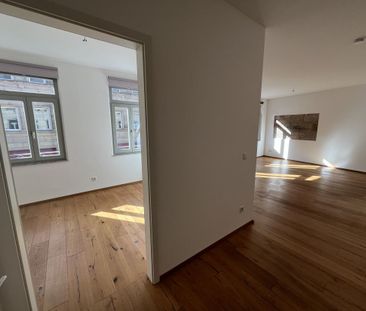 3-Zimmer-Wohnung mit Balkon im sanierten Denkmal! - Photo 2