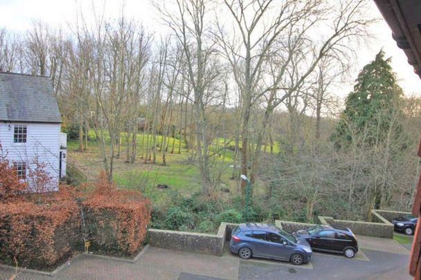 Woodhams Close, East Sussex - £975pcm - Photo 1