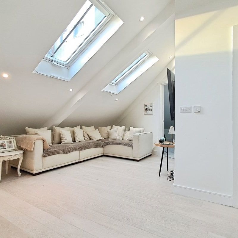 New Road, Brentwood - Photo 1