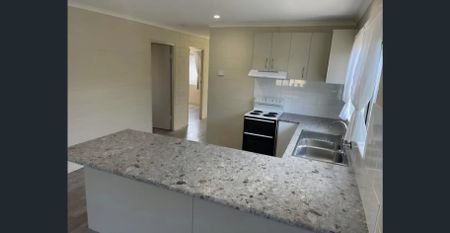 CUTE 2 BEDROOM, 1 BATHROOM DUPLEX WITH LARGE YARD - Photo 2