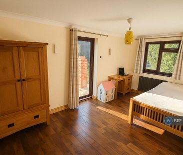 3 bedroom detached house to rent - Photo 2