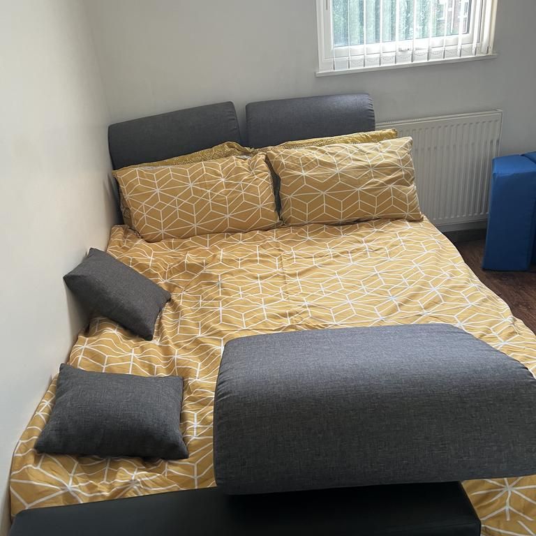 1 bedroom in a house share to rent - Photo 1