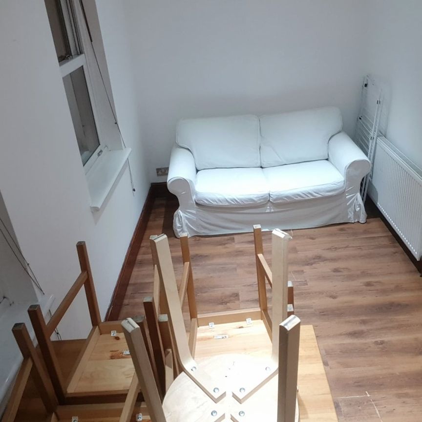 1 Bed Flat, Kingsland Road, E8 - Photo 1