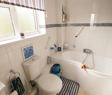 3 bedroom semi-detached house to rent - Photo 4