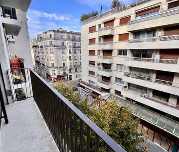 A LOUER 2P 46m² PARIS XVème CAVE PARKING ET BALCON - Photo 1