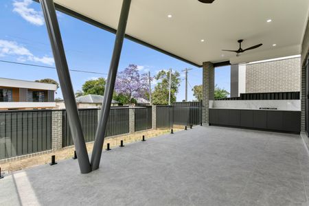 36 Gallop Grove, Lalor Park NSW 2147 - House For Rent | Domain - Photo 5