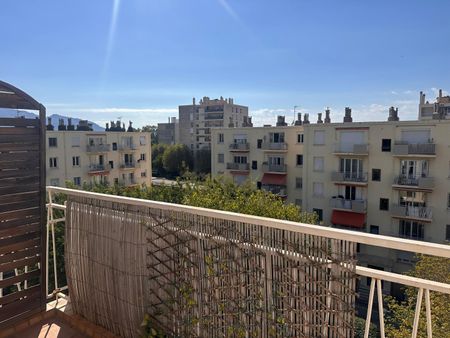 Location appartement Marseille 8ème (13008) - Photo 5