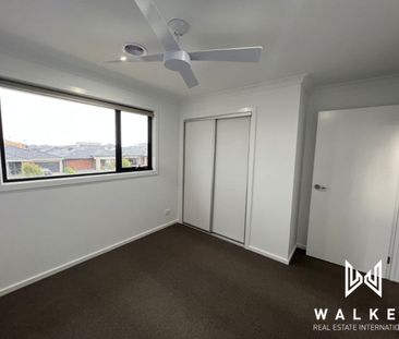 Modern Living Townhouse! - Photo 2