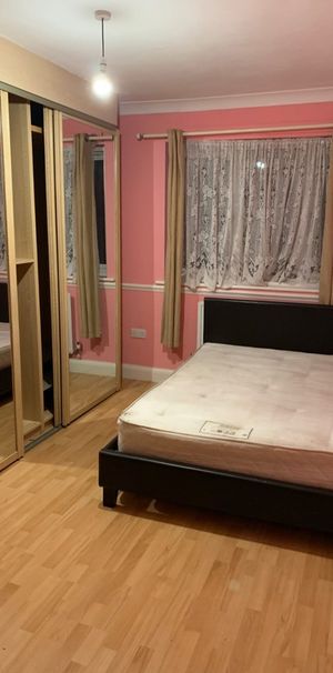 Room in a Shared House, Tildesley Road, SW15 - Photo 1