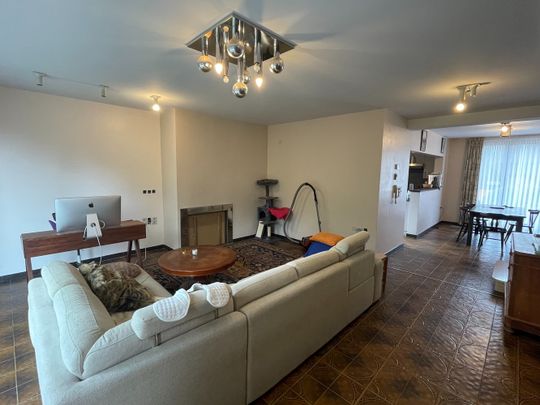 Ruime woning met tuin op gunstige locatie - ook geschikt voor co-housing - Photo 1