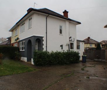 3 bedroom semi-detached house to rent - Photo 2