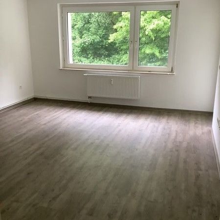 Erdgeschoß-Wohnung mit Balkon in Sieker zu vermieten - Photo 1