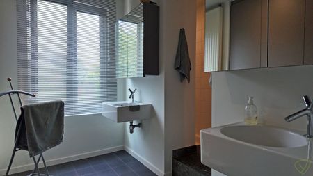 Uitzonderlijk afgewerkt duplex-appartement gelegen in het centrum van Eeklo! - Foto 2
