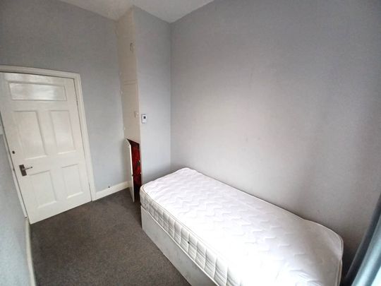 3 bedroom apartment to rent - Photo 1