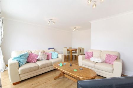 4 bedroom terraced house to rent - Photo 3