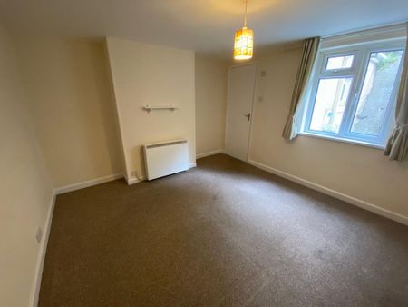 1 bedroom ground floor flat to rent - Photo 2
