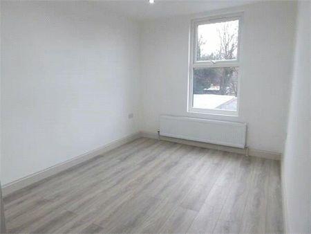 Whitehorse Lane, SE25, Property for rent - Photo 2