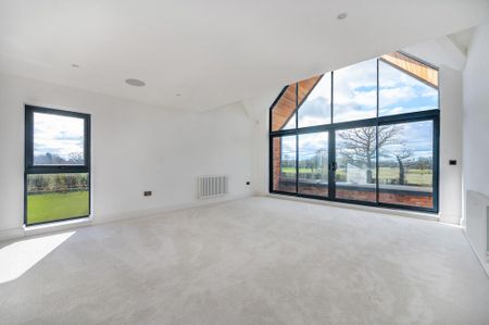 5 bedroom detached house to rent - Photo 2