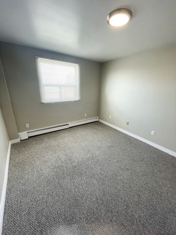 Avon Place Apartments - Photo 3