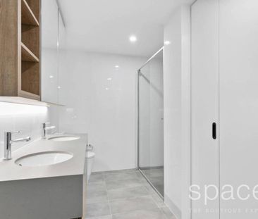 Brand New sleek apartment - Photo 5